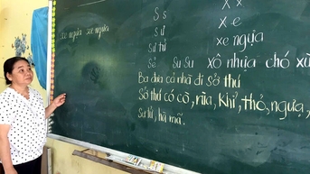 បង្រៀនភាសាវៀតណាមដល់ជនជាតិចាម