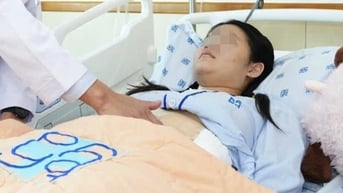 Cô gái 18 tuổi bất ngờ phát hiện ung thư dạ dày di căn xa sau 4 triệu chứng