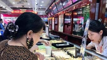 Sáng 22-7, giá vàng tăng mạnh lên mức cao nhất hơn 2 tháng qua