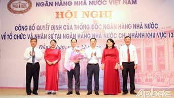 Công bố các Quyết định về tổ chức và nhân sự Ngân hàng Nhà nước chi nhánh Khu vực 13