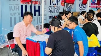 Trường ĐH Công nghiệp TP HCM công bố điểm sàn, giảm 1 điểm so với năm 2024