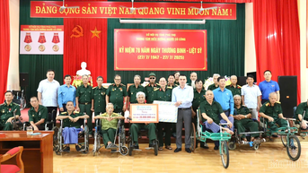 Thăm hỏi và tặng quà Trung tâm điều dưỡng người có công