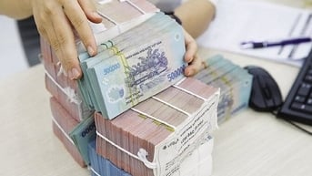 Lãi suất biến động và tiền gửi tăng mạnh: Xu hướng ngân hàng tháng 7 - 2025