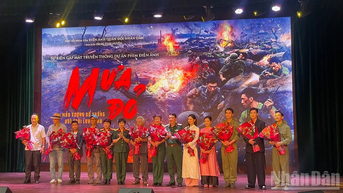 Ra mắt phim điện ảnh “Mưa đỏ”