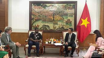 Việt Nam-UNESCO tăng cường hợp tác bảo tồn di sản tư liệu