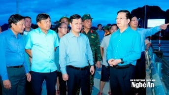 Phó Thủ tướng Chính phủ Mai Văn Chính kiểm tra, chỉ đạo công tác ứng phó, khắc phục lũ lụt tại Nghệ An