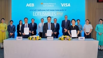 Vietnam Airlines hợp tác cùng ACB, Visa ra mắt thẻ hội viên tích hợp thanh toán Lotusmiles Pay