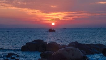 Cắm trại, ngắm bình minh bên biển Mũi Trọ ở Lâm Đồng
