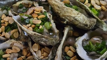 Muốn ăn hải sản Vũng Tàu, nương theo mùi khói bếp vào chợ Xóm Lưới