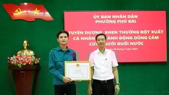 Phú Bài: Khen thưởng thanh niên dũng cảm cứu người đuối nước