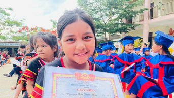 Tái cấu trúc hệ thống giáo dục vùng khó