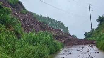 Công bố tình huống khẩn cấp sửa chữa hai công trình giao thông
