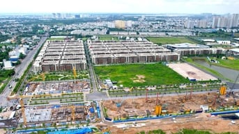 Nhiều chủ đầu tư ‘bung hàng’, thị trường địa ốc TP.HCM thêm nguồn cung căn hộ, nhà ở thấp tầng