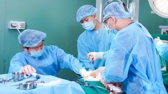 Hỏi ChatGPT, nạn nhân tiêm filler bay từ Hồng Kông sang TPHCM cầu cứu