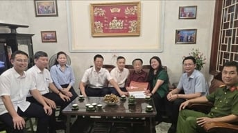 Phường Phú Thượng tri ân các gia đình thương binh, liệt sĩ, người có công