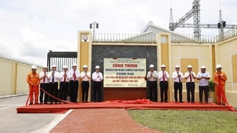 Ngành Điện gắn biển 2 công trình chào mừng đại hội đảng