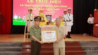 Công an tỉnh Bắc Ninh: Trao Bằng Tổ quốc ghi công cho liệt sĩ Trần Ngọc Sơn