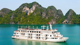 Tàu Hạ Long đón khách trở lại: Khách Tây đông áp đảo so với khách Việt