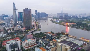 Từng bước lập trung tâm tài chính quốc tế