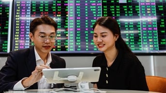 Chứng khoán cách đỉnh lịch sử 5 điểm