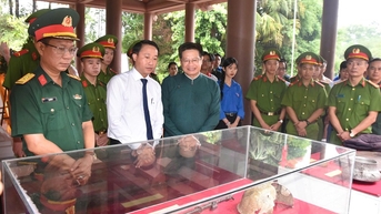 Trưng bày chuyên đề “Ký ức thời hoa lửa” tại di tích Chín Hầm