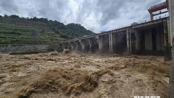 Cách Nghệ An chủ động ứng phó với trận lũ lịch sử ở các xã phía Tây