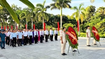 Các địa phương tổ chức viếng Nghĩa trang Liệt sĩ và tri ân người có công