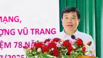 Lãnh đạo tỉnh Lâm Đồng thăm, tặng quà tại Đặc khu Phú Quý