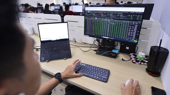 Công ty chứng khoán rót ngàn tỉ mua cổ phiếu, lộ diện loạt '3 chữ cái' hút dòng tiền