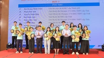 PTSC tuyên dương học sinh giỏi tiêu biểu: Tự hào tiếp nối - Vững bước tương lai