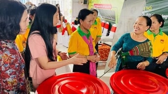 Chị Hồng ‘yêu rác’