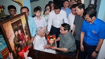 Thủ tướng Phạm Minh Chính tri ân các lãnh đạo tiền bối và người có công tại Quảng Trị và Huế