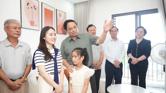Thủ tướng Phạm Minh Chính khảo sát cầu Nguyễn Hoàng và khu nhà ở xã hội ở TP Huế
