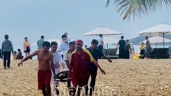 Cứu sống một phụ nữ gặp nạn khi tắm biển tại vịnh Nha Trang