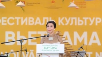 Những món quà văn hoá đặc biệt từ Việt Nam - Miền Nhiệt đới tới bạn bè nước Nga