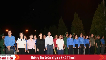 Dâng hương tưởng niệm tại Nghĩa trang liệt sĩ quốc tế Đồng Tâm