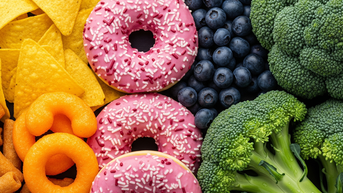 អាហារ​៣​ប្រភេទ​ដែល​អ្នក​គួរ​ទទួលទាន និង​ចៀសវាង​នៅពេល​អ្នកមាន​ខ្លាញ់​រុំ​ថ្លើម​