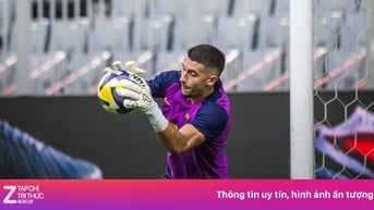Ter Stegen lùi lại, Joan Garcia bước lên