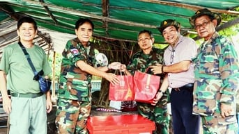 Người thương binh thành bác sĩ giúp đời