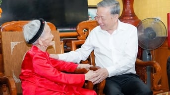 Tháng Bảy lắng hồn thiêng sông núi!