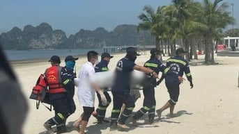 Tìm thấy thi thể người cha mất tích khi đi tắm biển cùng con tại Hạ Long