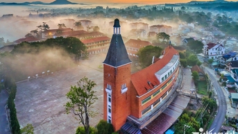 មហាវិទ្យាល័យគរុកោសល្យ Dalat ដែលជាស្នាដៃតែមួយគត់នៃសតវត្សទី 20