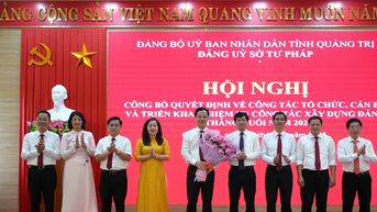 Công bố các quyết định về tổ chức và cán bộ thuộc Đảng bộ Sở Tư pháp