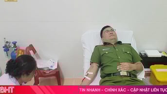 3 thành viên CLB Máu hiếm Hà Tĩnh hiến máu cứu bệnh nhân suy thận