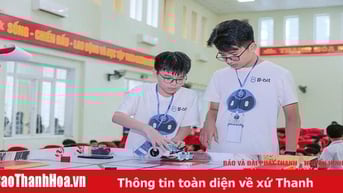 Sôi động các lớp học công nghệ dành cho học sinh