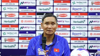 HLV Mai Đức Chung nhắc nhở tuyển nữ Việt Nam không chủ quan sau đại thắng 6-0 trước UAE