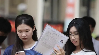 Đề thi tiếng Anh tốt nghiệp vừa sức với học sinh chuyên, cảnh báo gia tăng học thêm