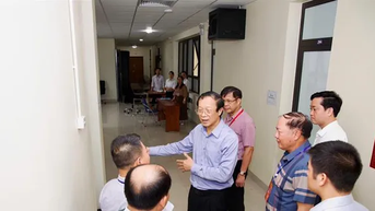 Thứ trưởng Giáo dục 'vi hành', chấm thi tốt nghiệp sẽ ra sao?