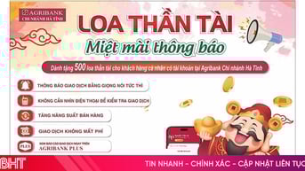 Agribank Chi nhánh Hà Tĩnh tặng loa thần tài cho khách hàng