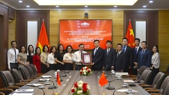 Đoàn đại biểu Thành phố Quảng Châu, Trung Quốc thăm và làm việc tại Bảo tàng Hồ Chí Minh